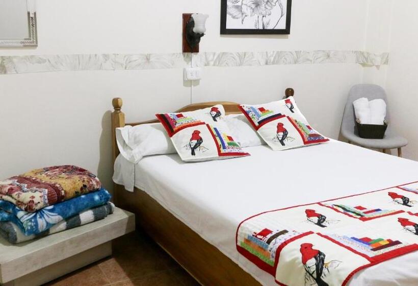 اتاق لوکس, Candileja Hostel
