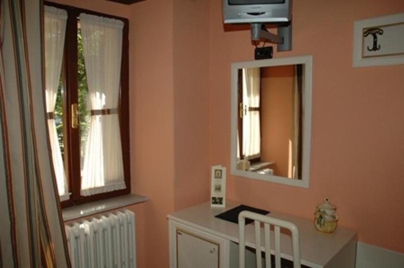 标准三人间, Albergo Montenerone