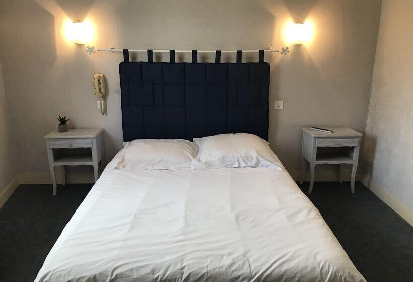 Номер Стандарт, Hôtel Du Grand Chêne