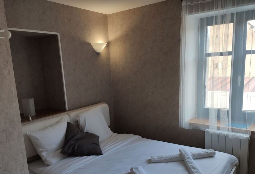 Номер Стандарт, Le Relais Du Prieure