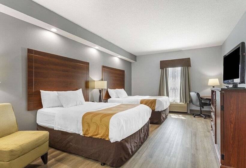 ２ダブルベッドのスタンダードルーム, Quality Inn Oak Ridge