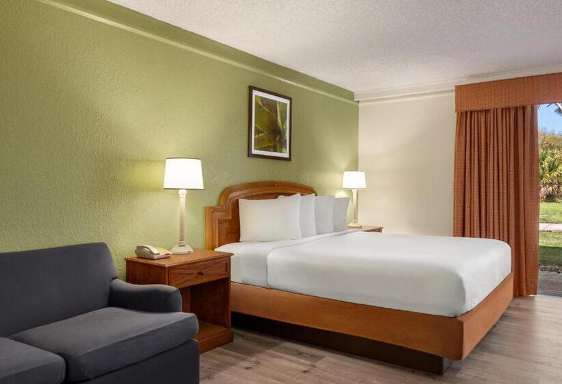 Студио Стандарт Кровать Кинг, Baymont By Wyndham Daytona Beach   Intl Speedway