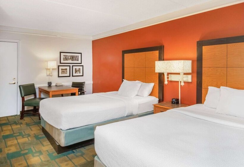 Номер Стандарт 2 Двуспальные Кровати, La Quinta Inn By Wyndham Colorado Springs Garden Of The Gods
