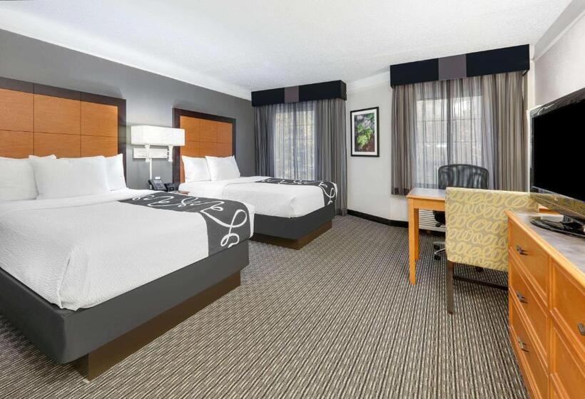 ２ダブルベッドのスタンダードルーム, La Quinta By Wyndham Dallas   Addison Galleria