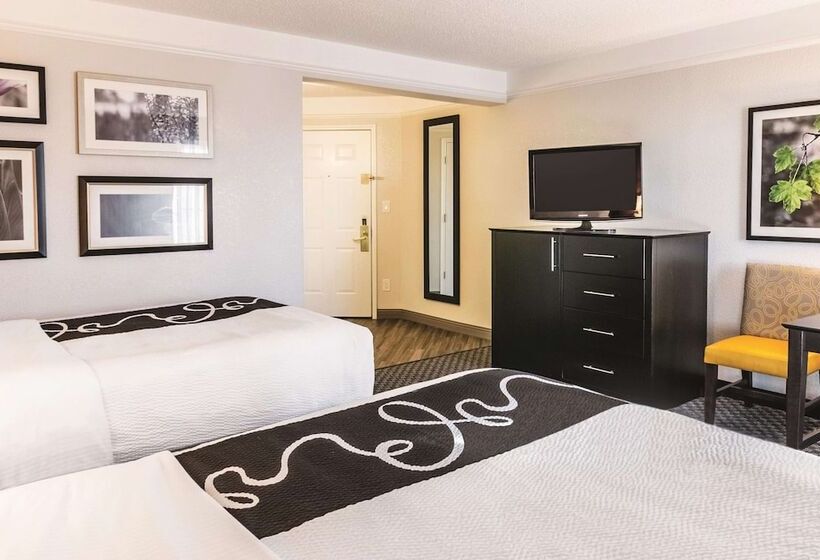 带2个双人床的标准工作室, La Quinta By Wyndham Orlando Airport North