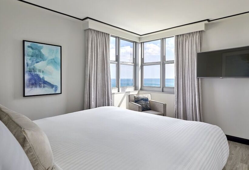 小型套房带海景, Loews Miami Beach