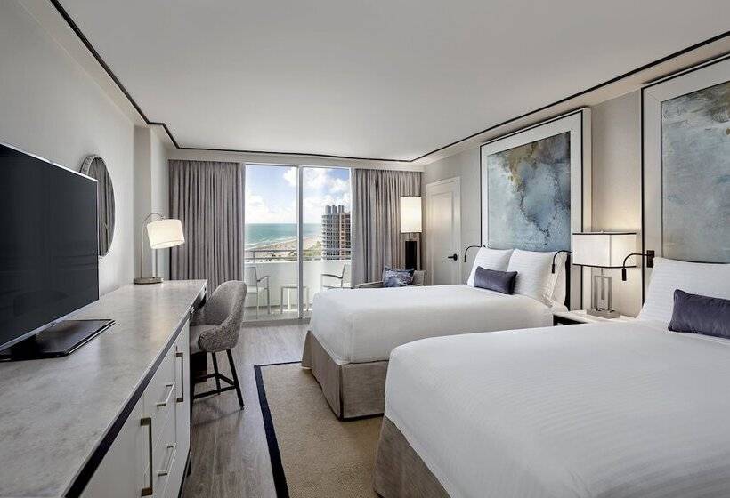 带2个双人床的标准工作室, Loews Miami Beach