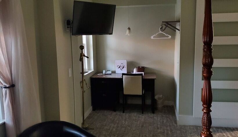 Номер Deluxe, Lowell Inn