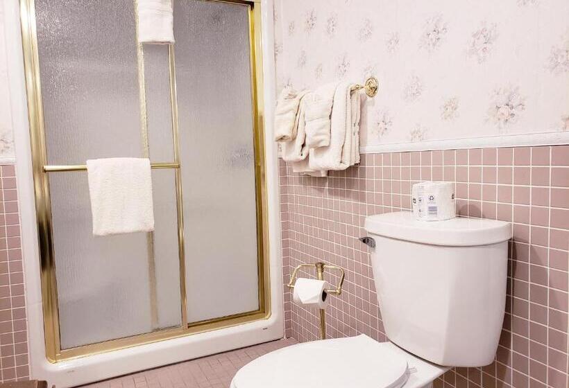 Четырехместный Номер Deluxe, Lowell Inn