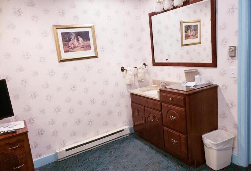 Четырехместный Номер Deluxe, Lowell Inn