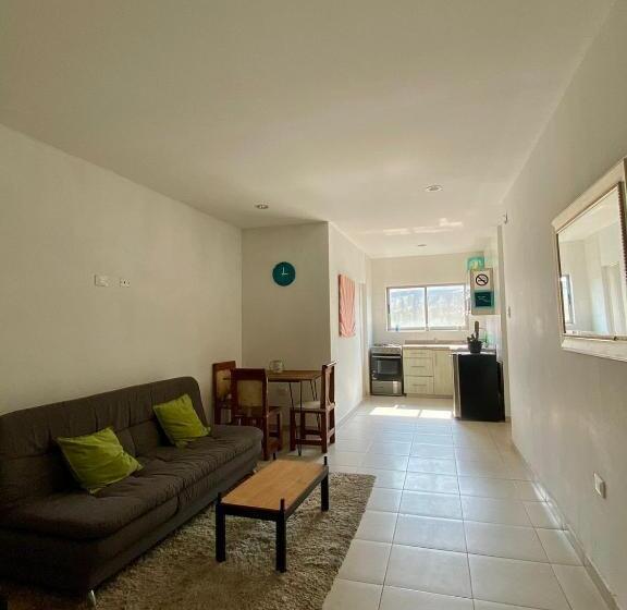 스위트, Nueve Uno Hostel