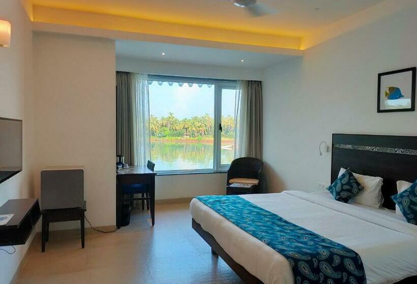 디럭스 룸, Indy Waterfront Resort