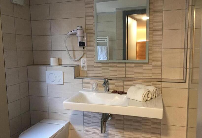 Номер Стандарт, Auberge Du Rempart