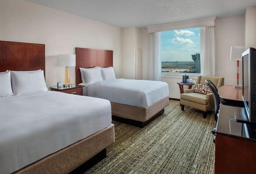 带2个双人床的标准工作室, Philadelphia Airport Marriott