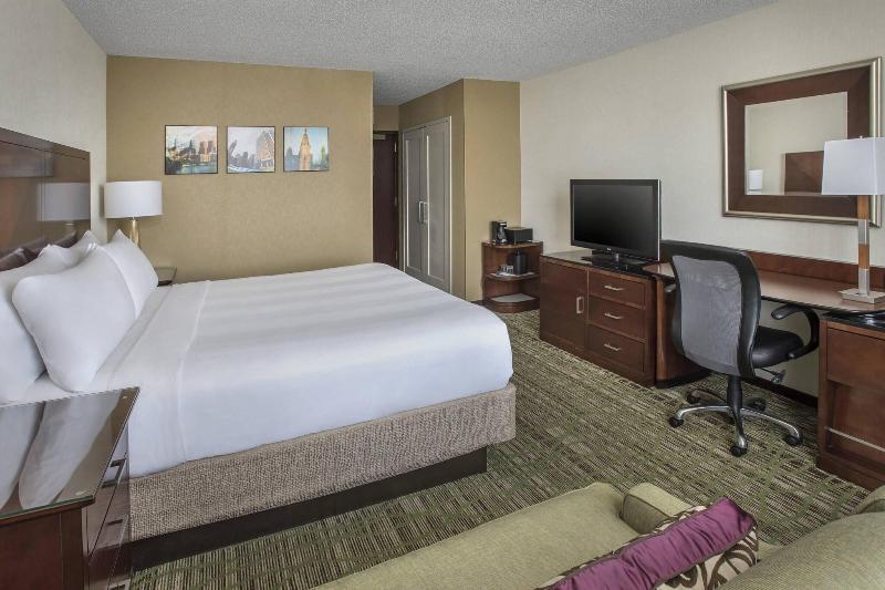 キングサイズベッドのスタンダードルーム, Philadelphia Airport Marriott