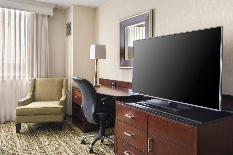 带大床的标准间, Philadelphia Airport Marriott