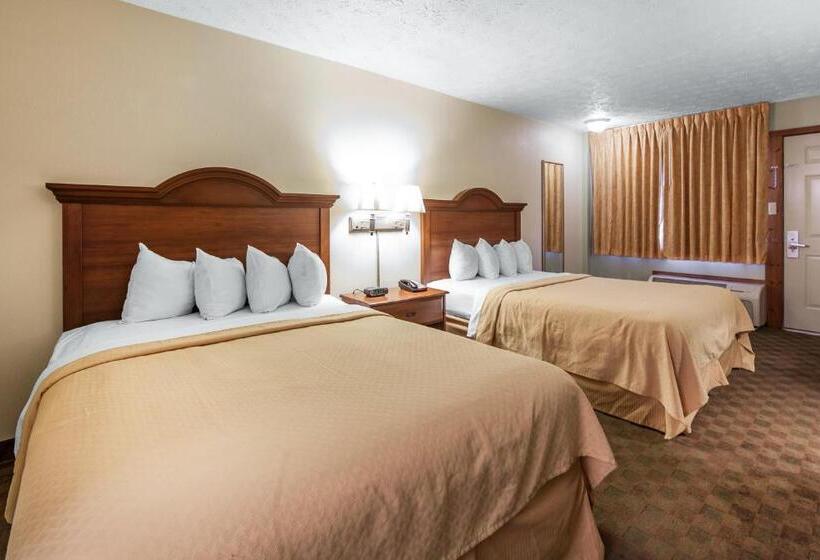标准间, Quality Inn & Suites At Dollywood Lane