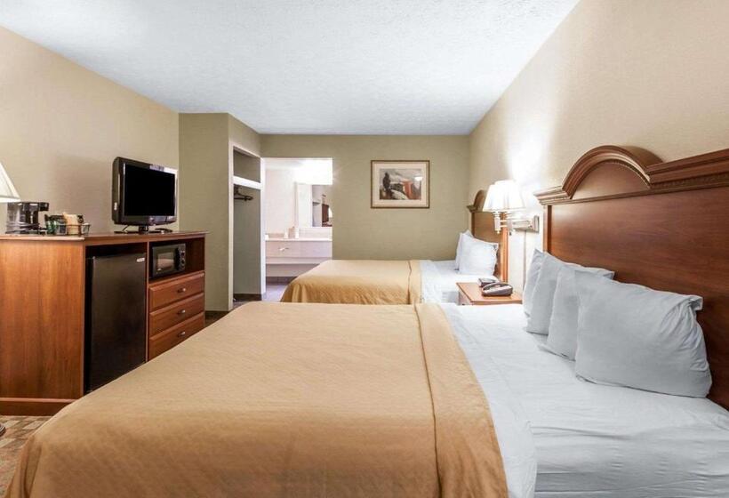 标准间, Quality Inn & Suites At Dollywood Lane