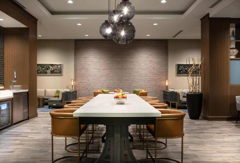 Номер Клуб Кровать Кинг, West Des Moines Marriott