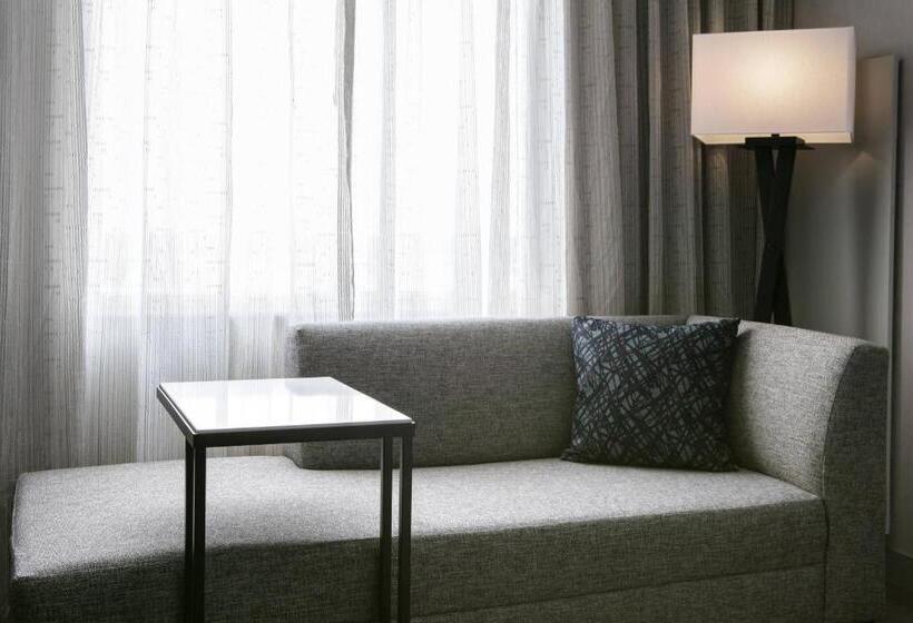 Номер Клуб Кровать Кинг, West Des Moines Marriott