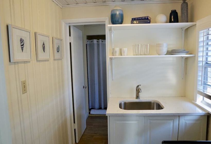 خانه 1 خوابه, The Molloy   Treasure Island Suites & Cottages