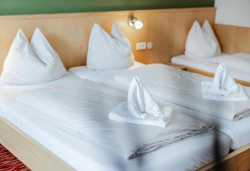 带阳台的三人标准间, Eschenhof Bed & Breakfast