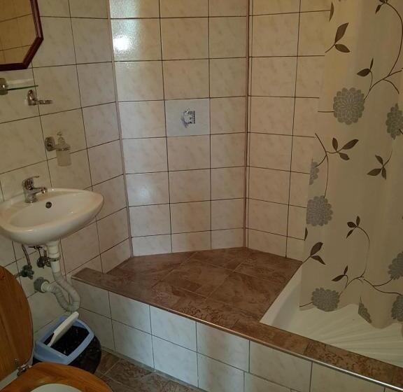 Номер Стандарт Трехместный, Penzion šatovské Lípy