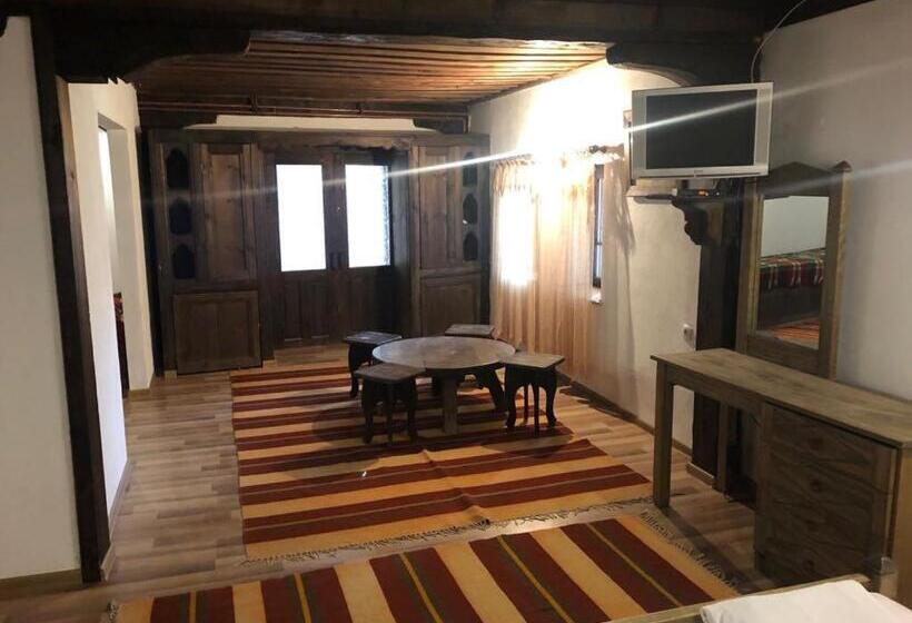 스위트, Bazoteva House