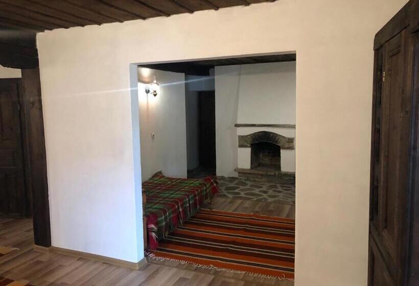 스탠다드 룸, Bazoteva House