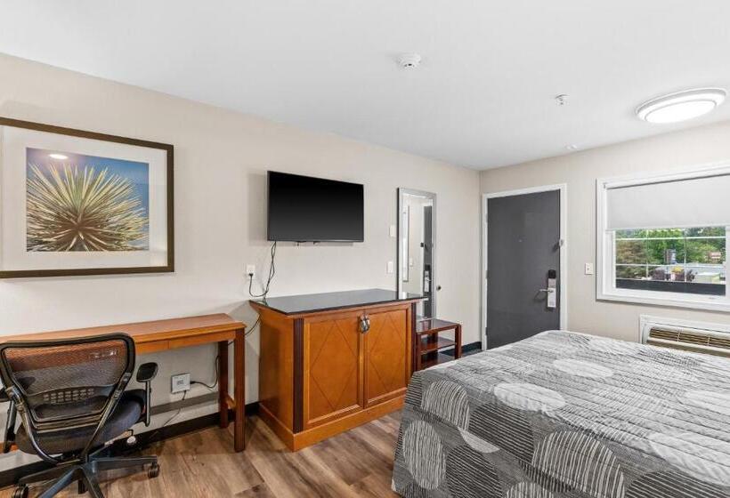 스탠다드 스튜디오 킹침대, Basecamp Puyallup A Travelodge By Wyndham