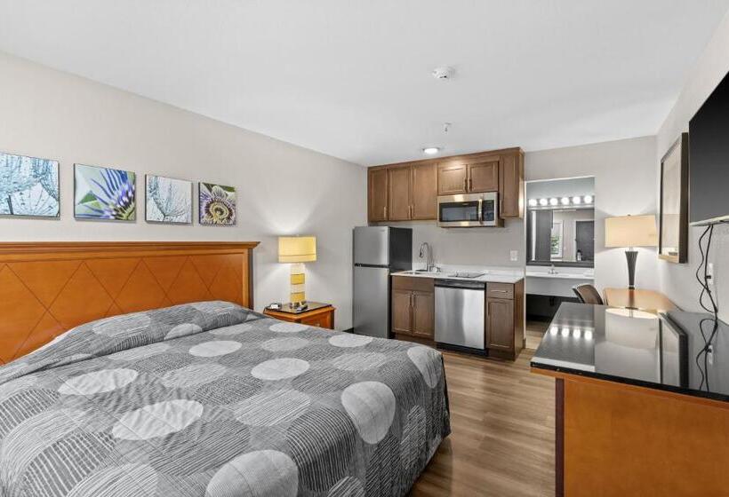 스탠다드 스튜디오 킹침대, Basecamp Puyallup A Travelodge By Wyndham
