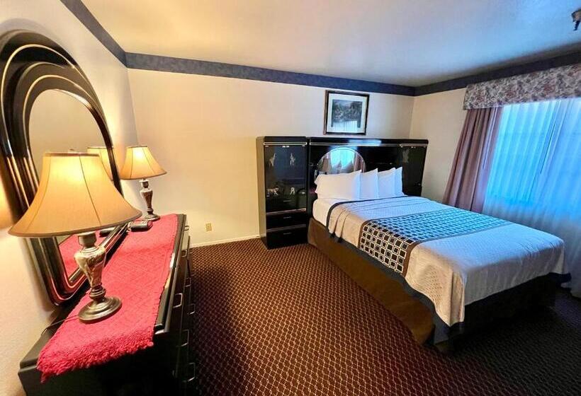 Люкс 2 Спальни, Oakridge Inn