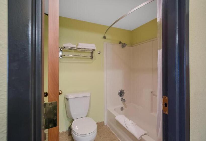 Люкс Кровать Кинг, Americas Best Value Sandman Inn
