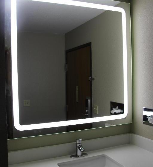 스탠다드 룸, Westbridge Inn And Suites