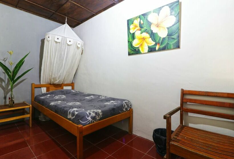 اتاق استاندارد یک نفره, Bagus Bay Homestay