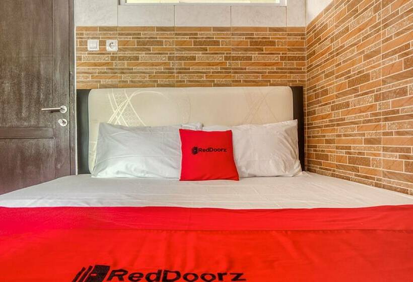 Номер Стандарт, Reddoorz @ Panglima Polim 2