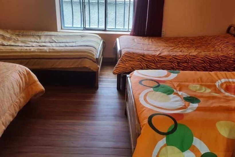 اتاق استاندارد سه تخته با سرویس بهداشتی مشترک, Hostal Florencia