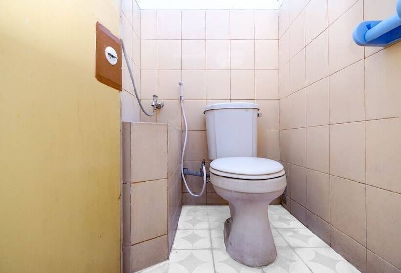 Номер Стандарт, Spot On 2240 Simpang Tujuh Residence