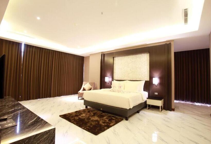 Президентский Люкс, Grand Karlita Hotel Purwokerto