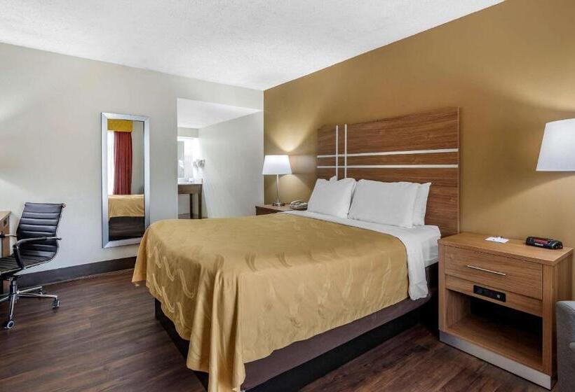 חדר סטנדרט מותאם לאדם עם מוגבלויות, Quality Inn Brunswick