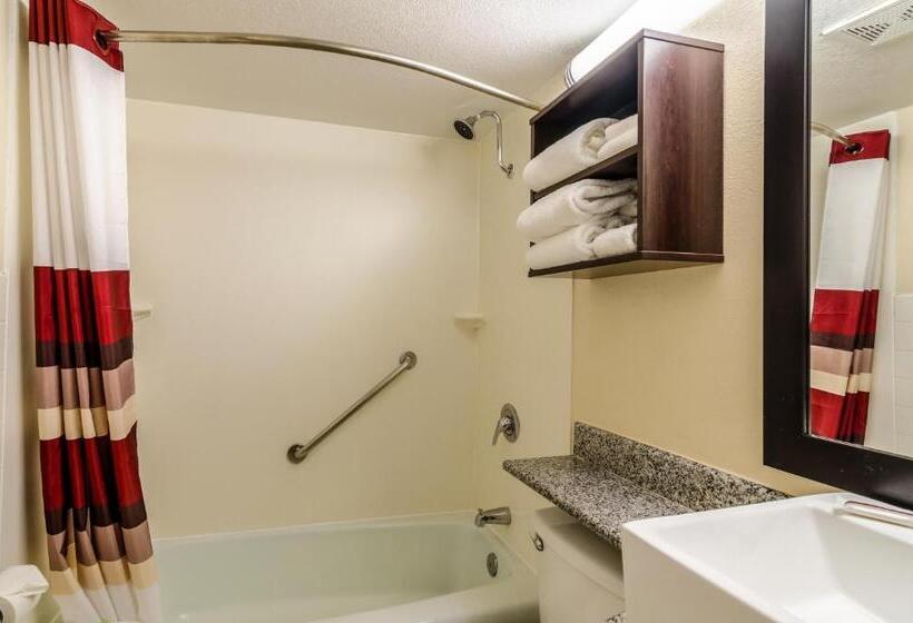 اتاق سوپریور با تخت بزرگ, Red Roof Inn Plus+ Wichita East
