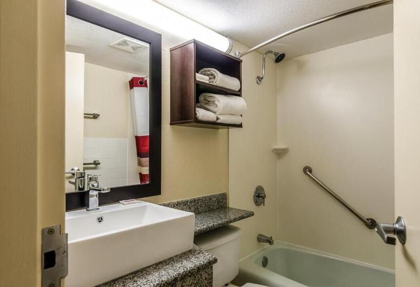 سوئیت با تخت بزرگ, Red Roof Inn Plus+ Wichita East