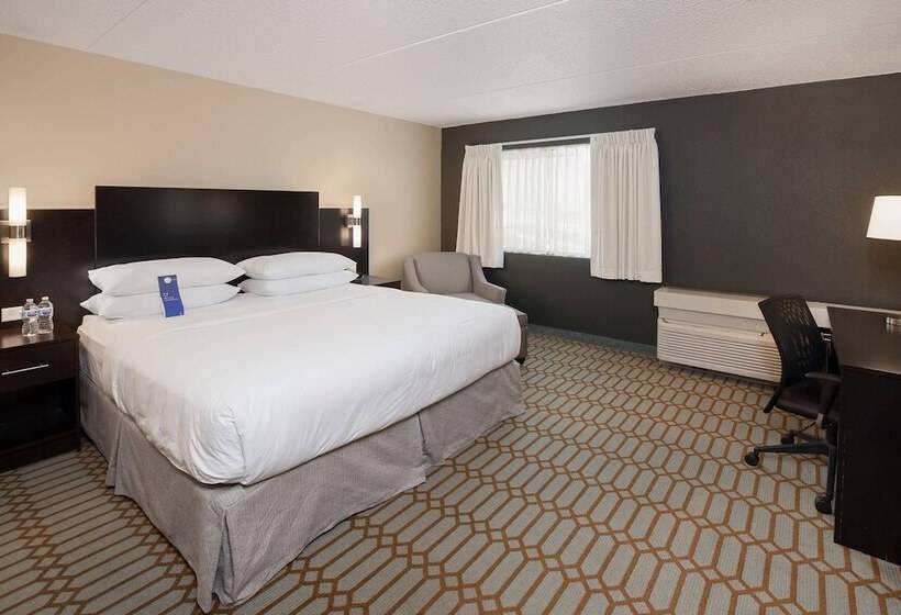 Люкс, Delta Hotels By Marriott Fargo
