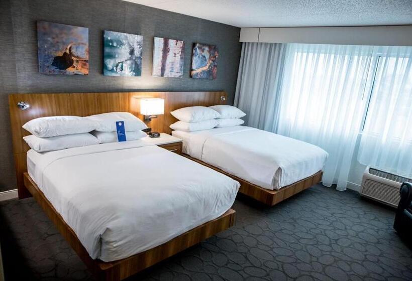 Номер Стандарт 2 Двуспальные Кровати, Delta Hotels By Marriott Fargo