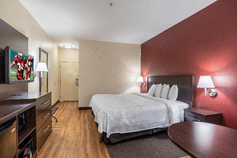 חדר סופריור עם מיטת קינג, Red Roof Inn Plus + Phoenix West