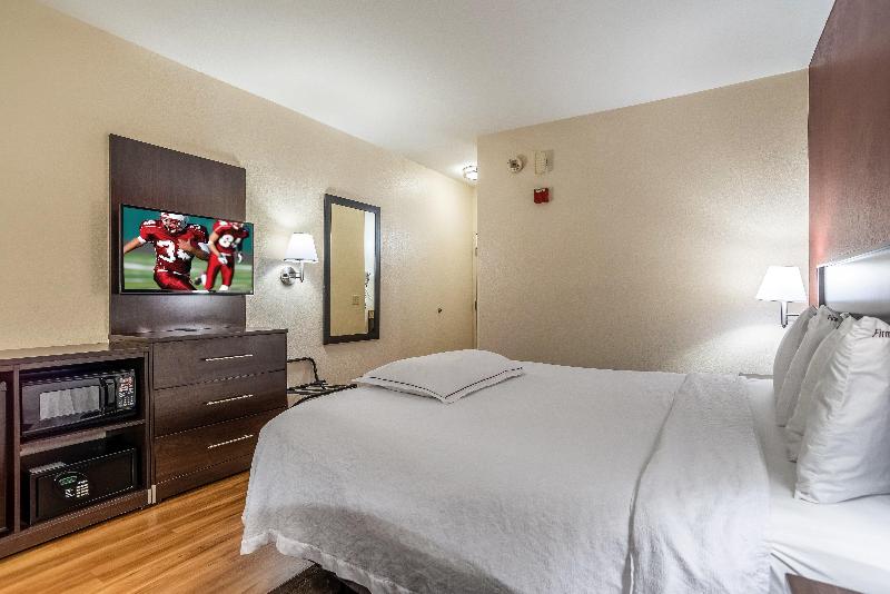 חדר סופריור עם מיטת קינג, Red Roof Inn Plus + Phoenix West