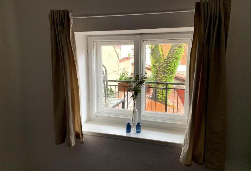 استودیوی استاندارد, Mikulov Inn   Hotel Zeme