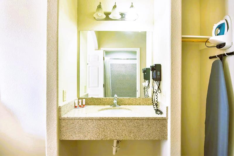 Стандартный Номер Кровать Кинг, Oyo Townhouse Clute Lake Jackson