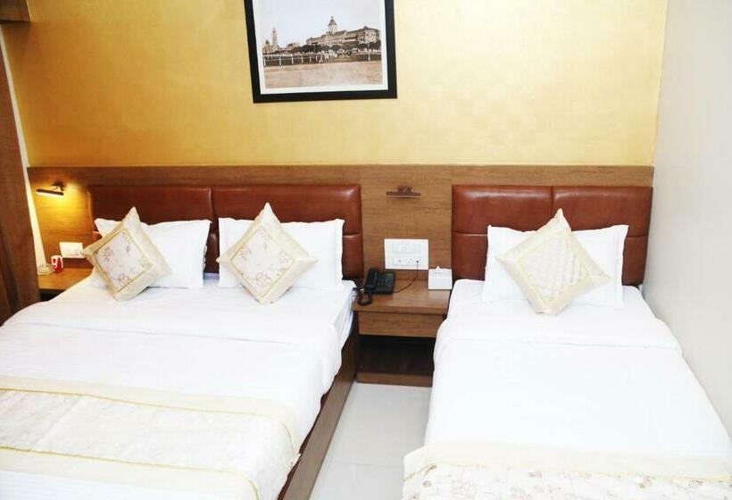 Deluxe Triple Room, Crystal Luxury Inn  Bandra