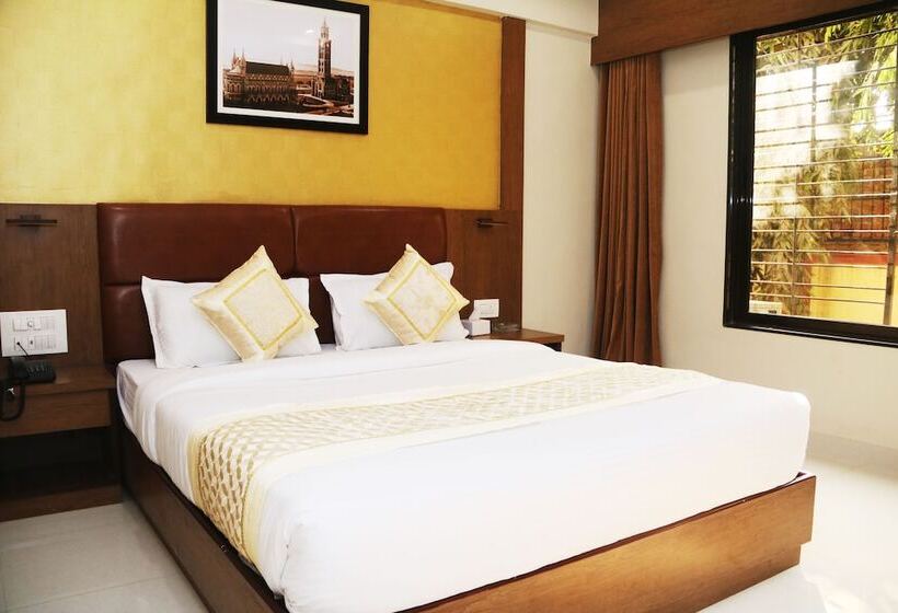 Deluxe Room, Crystal Luxury Inn  Bandra